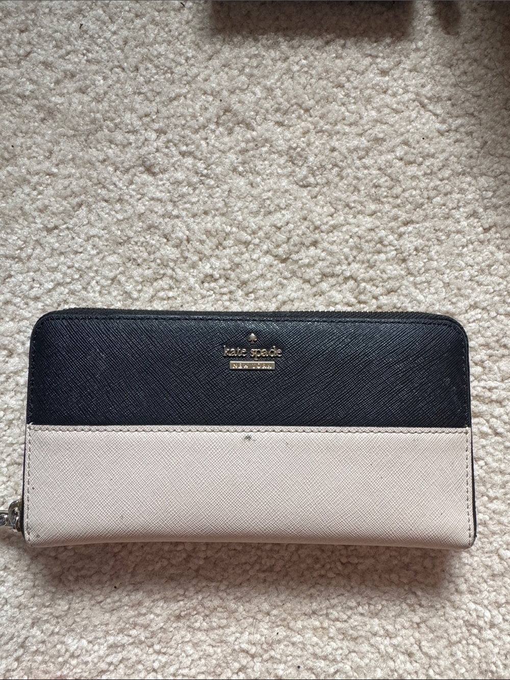 kate spade New York Black and Cream Zip Wallet